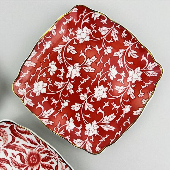 Williams Sonoma Marlo Thomas Floral Appetizer Plates SET OF 4 Toile Red White - Picture 3 of 12